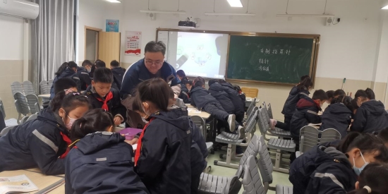 王子豪《自制指南针》